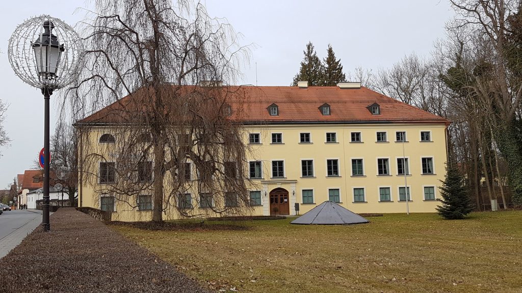 Schloss Ismaning mit Schlosspark